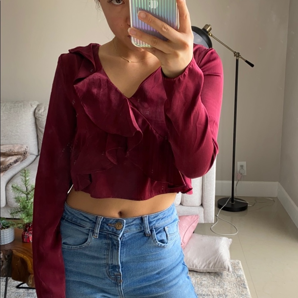 J.O.A Ruffled Crop Top - Picture 3 of 5